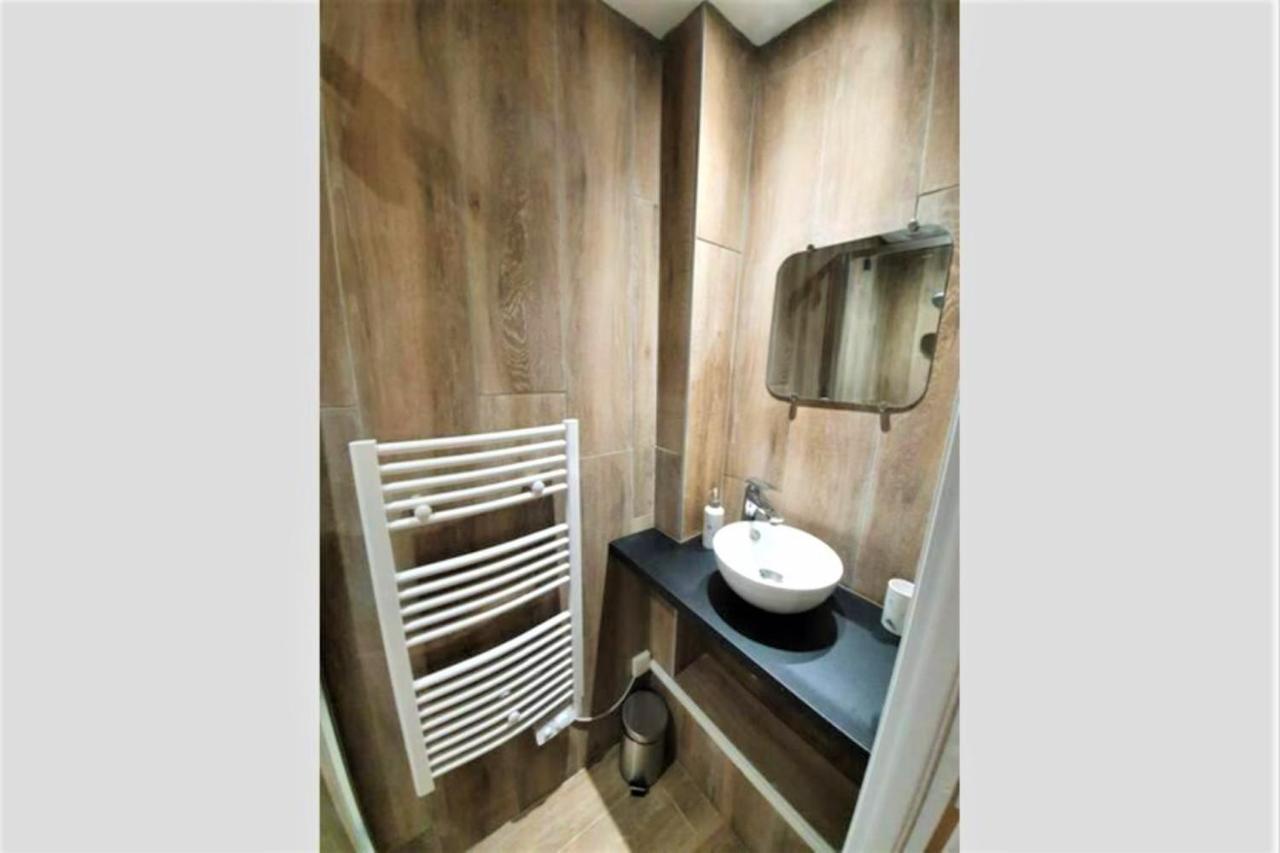 Appartement A Deux Pas De La Place Du Forum Арл Екстериор снимка