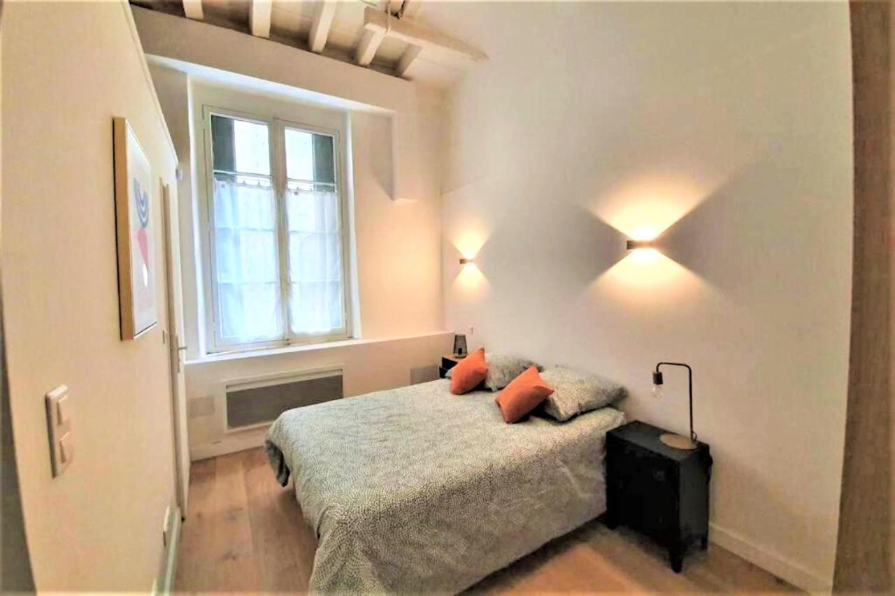 Appartement A Deux Pas De La Place Du Forum Арл Екстериор снимка