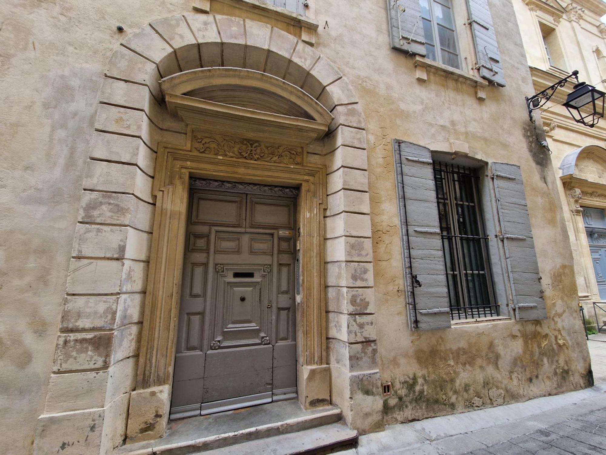 Appartement A Deux Pas De La Place Du Forum Арл Екстериор снимка